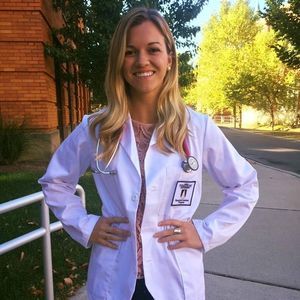 Meet your Posher, Courtney